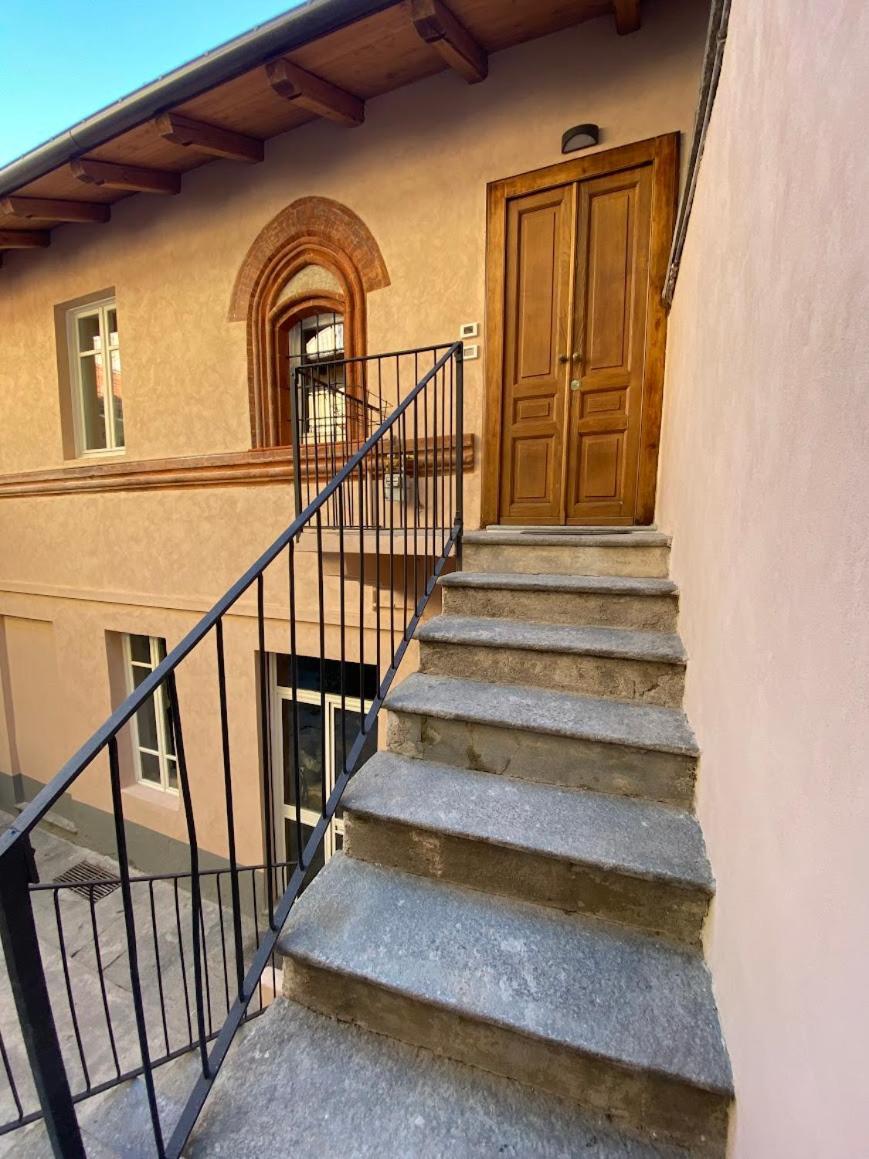 Maschera Di Ferro Appartamento In Centro Storico Pinerolo Buitenkant foto